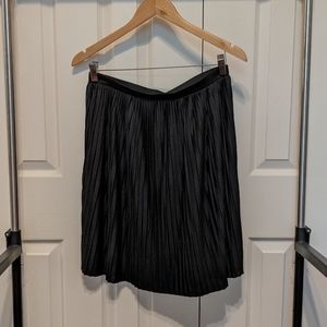 ONLY Jacqueline deYong black pleated skirt